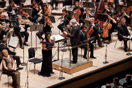 Nadine Benjamin, singing, is flanked by Sarah Connolly, conductor Edward Gardner, Kenneth Tarver and Roderick Williams, with the London Philharmonic Orchestra, in A Child of Our Time.