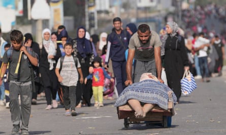 الفلسطينيون الفارون من غزة