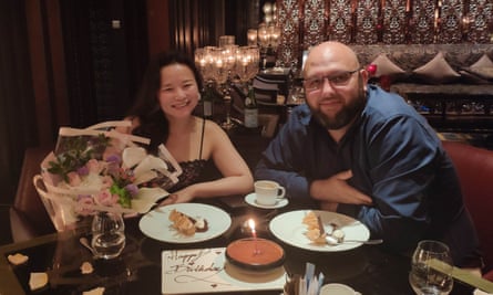 Le journaliste australien Cheng Lei avec son partenaire Nick Coyle