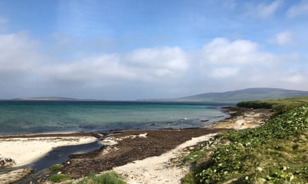 La côte à Evie près du départ de St Magnus Way.