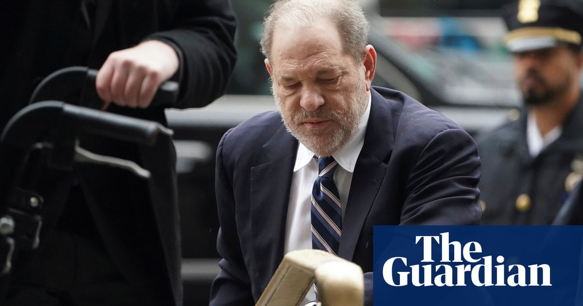 Weinsteins lawyer urges jury to have courage to make the right decision