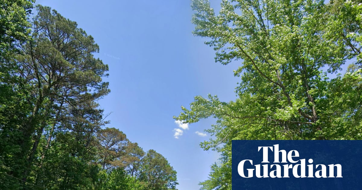 US man dies while discarding body of girlfriend he fatally strangled, officials say