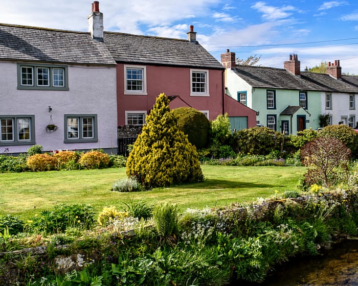 UK house price growth slows as buyers ‘sit on sidelines’ before budget