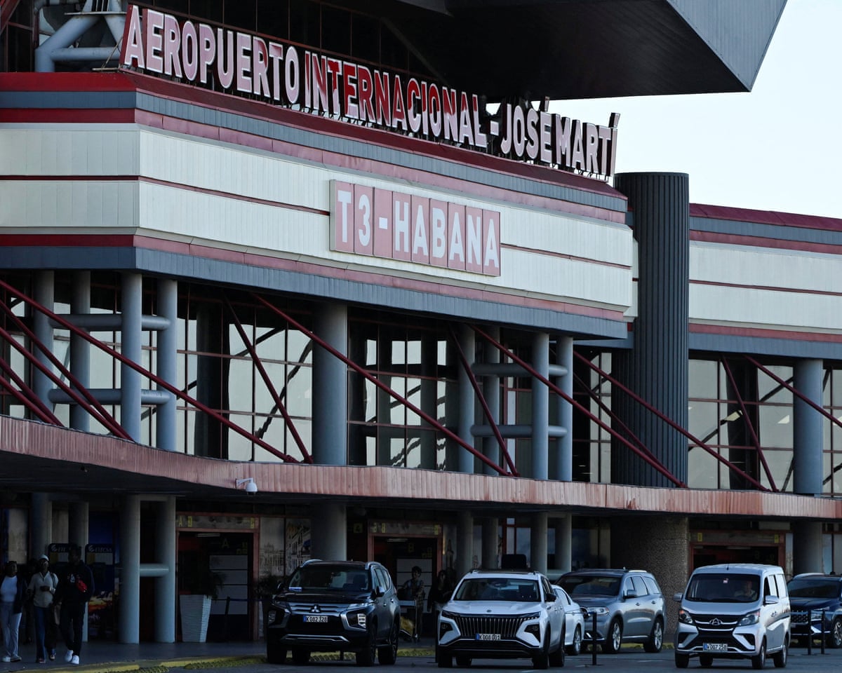 Moscow Preparing to Evacuate Russian Tourists from Cuba Amid Us Oil Blockade