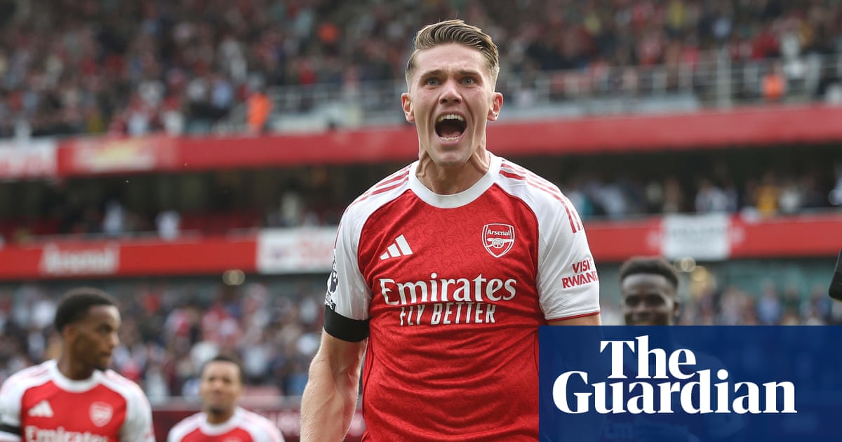 Arsenal put five past Leeds but lose Ødegaard and Saka to injury