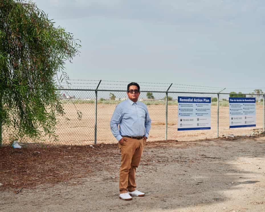 Miguel Hernandez at the site of a facility that once formulated and stored pesticides and other toxic chemicals.