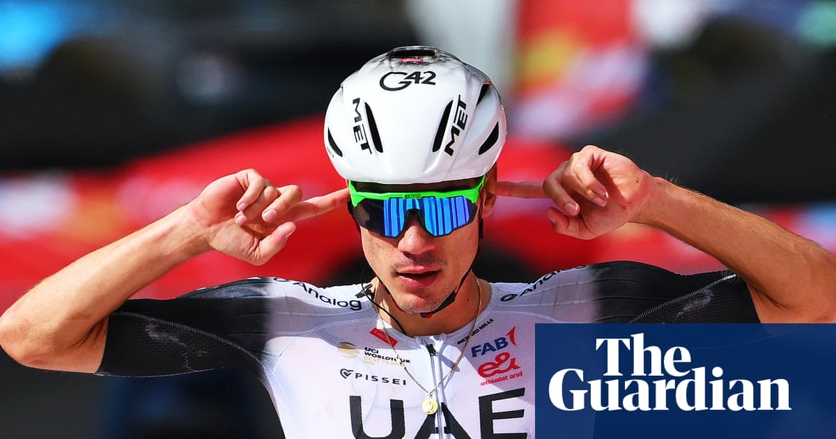 Juan Ayuso bounces back to claim first Vuelta stage win as Tren stays in red