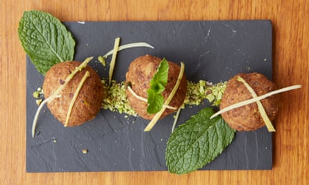 Veal meatballs with pistachio.
