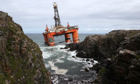 The Transocean Winner drilling rig after it ran aground on the beach of Dalmore on the Isle of Lewis, 9 August 2016.
