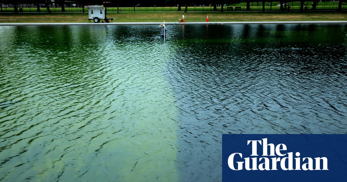 Trump administration compares reflecting pool algae battle to Iran war