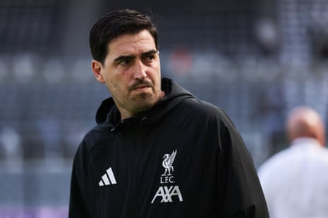 Liverpool manager Andoni Iraola.