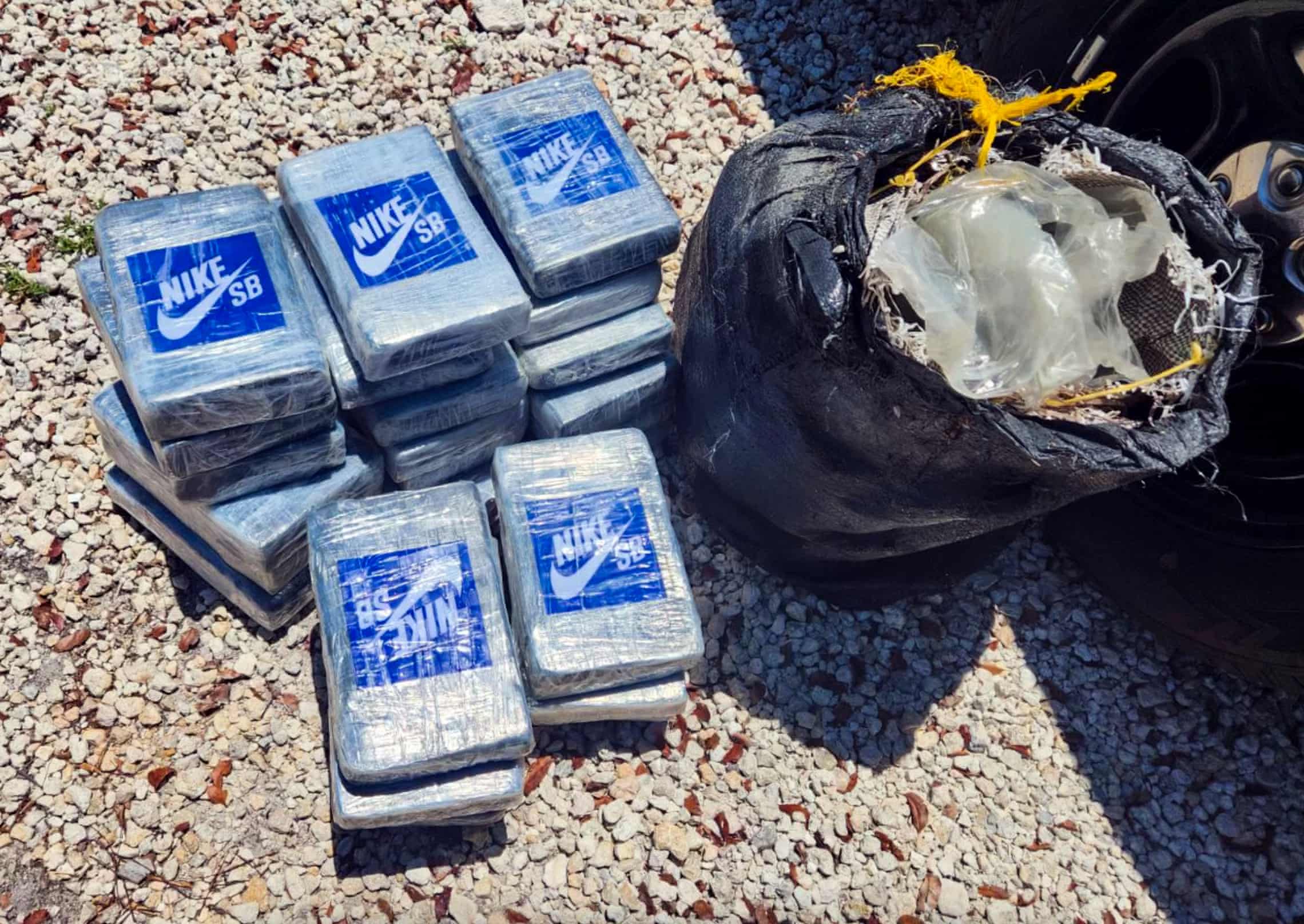 FL divers find cocaine