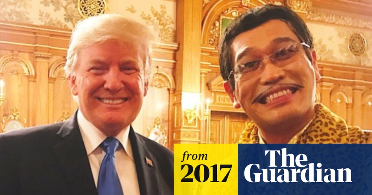 Pen-Pineapple-Apple-President: Donald Trump meets Pikotaro