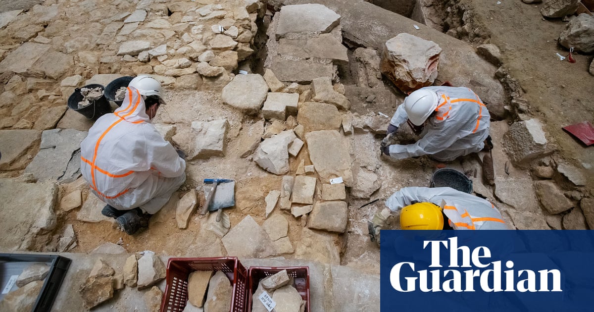 ‘Extraordinary’: ancient tombs and statues unearthed beneath Notre Dame Cathedra..