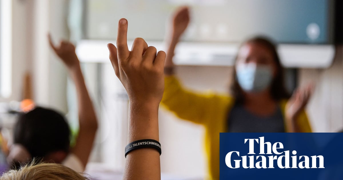 Unvaccinated teacher infected half her students with Covid, CDC finds