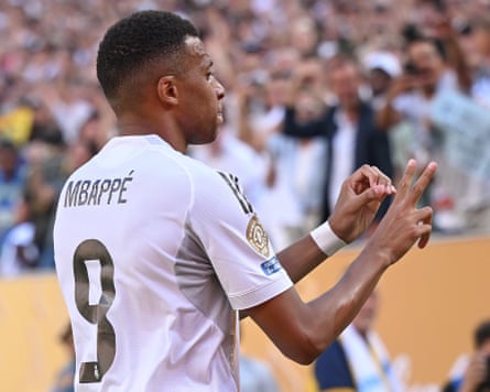 Kylian Mbappé pays tribute to Diogo Jota with a “20” symbol after scoring for Real Madrid on Saturday.