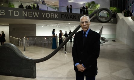 Martin Puryear stands next to his sculpture, Lever No.3, at National Gallery of Art in 2016.