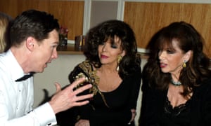Jackie Collins with her sister Joan and Benedict Cumberbatch at the 2015 Vanity Fair Oscar party in Beverly Hills.