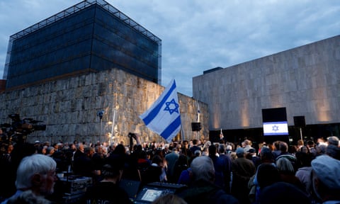A demonstration in support of Israel in Munich at the city’s synagogue