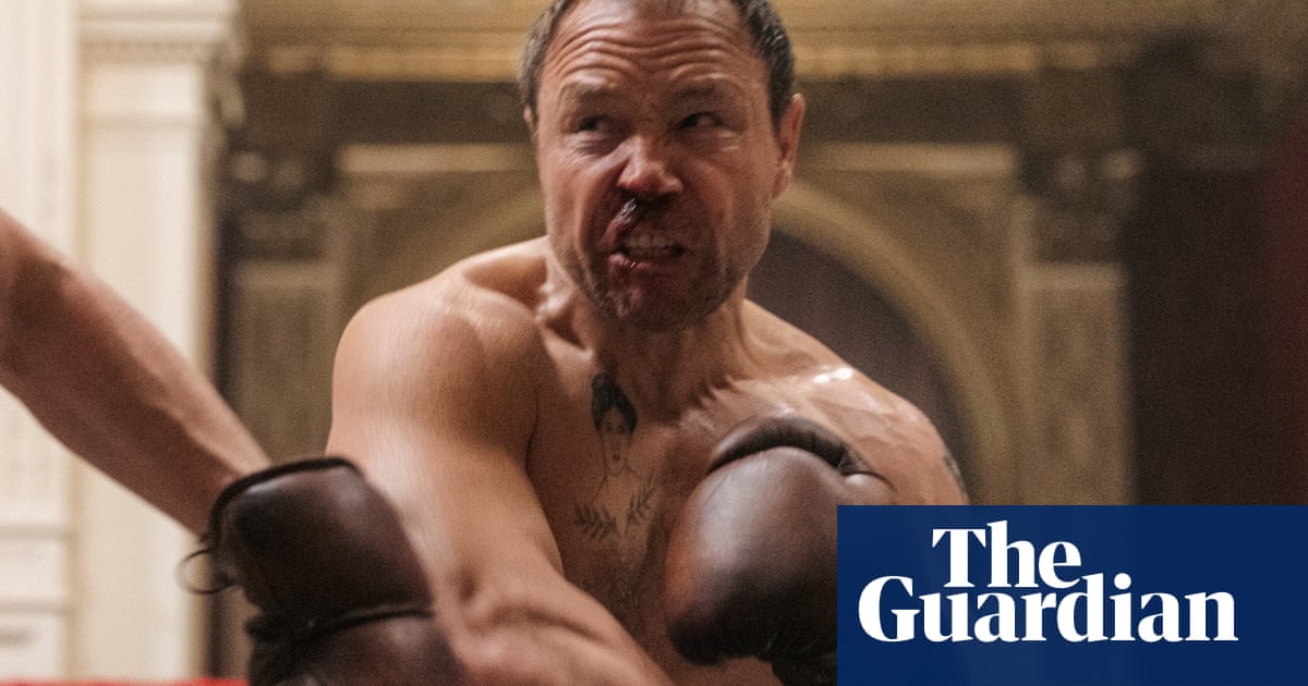 Stephen Graham Transforms for 'A Thousand Blows' Premiere