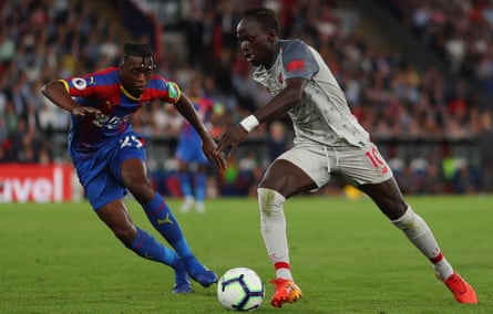 Sadio Mané takes on Aaron Wan-Bissaka during his time playing for Crystal Palace