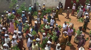 Soweis, or FGM cutters, protest in Kenema after their head cutter was detained by police in relation to a case of a 28 year old woman alleged to have been forcibly cut