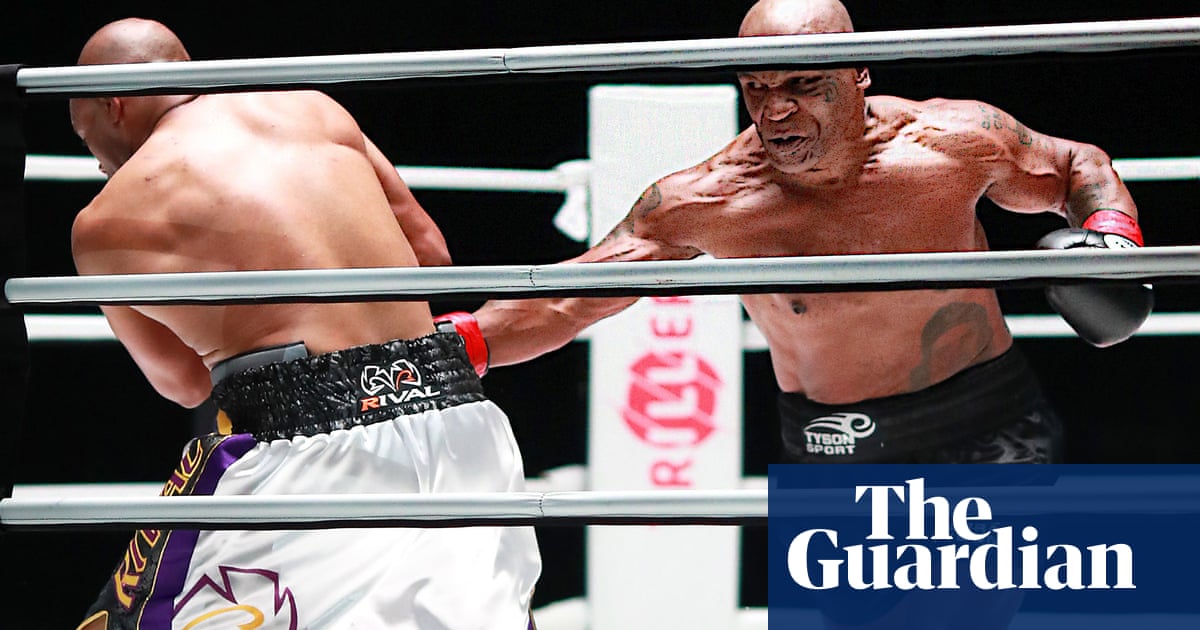 Mike Tyson draws with Roy Jones Jr in lively heavyweight exhibition