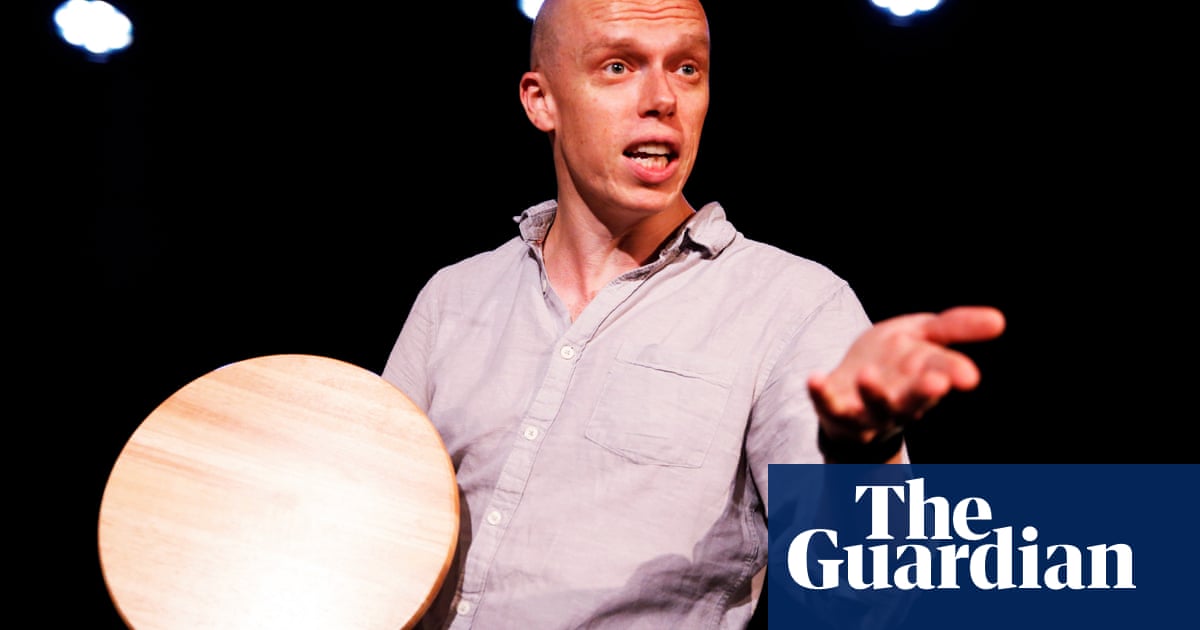Ex-call centre worker wins top Edinburgh comedy award