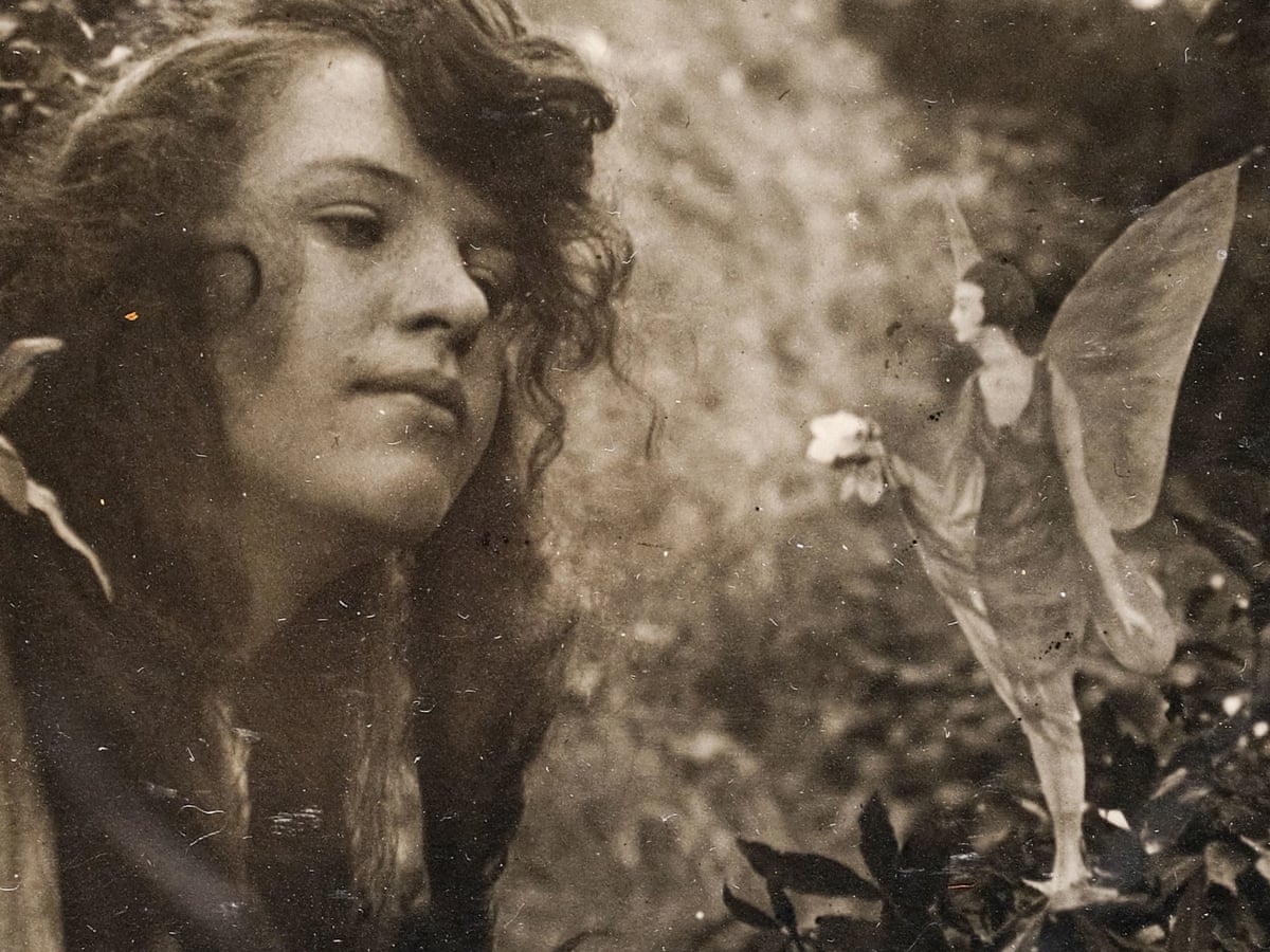 Cottingley Fairies fake photos to go under the hammer ...