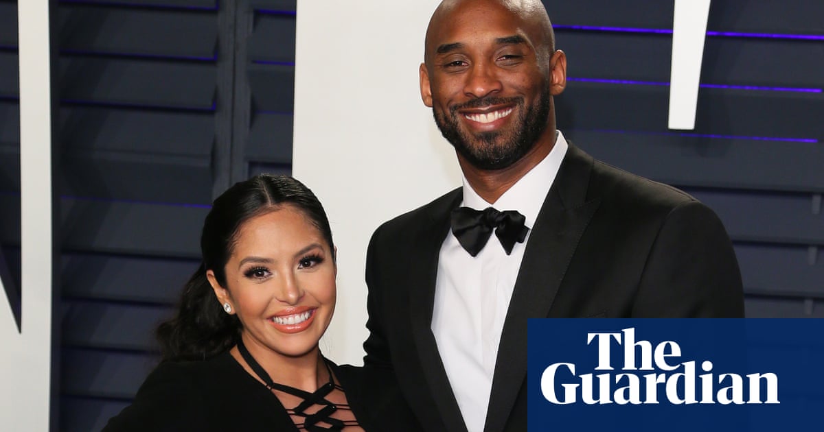 Kobe Bryants widow sues helicopter owner over death of husband and daughter