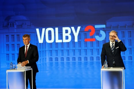 The two politicians on stage