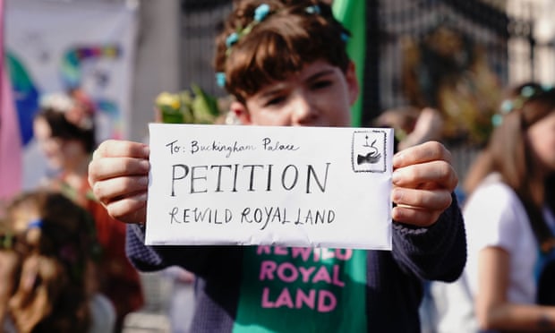 Simeon with rewilding petition outside Buckingham Palace