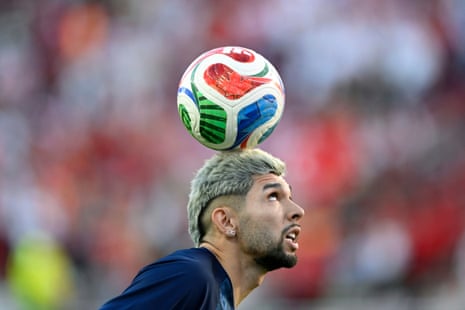 Julio Enciso (19), do Paraguai, faz aquecimento hoje
