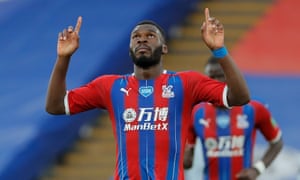 Crystal Palace’s Christian Benteke celebrates scoring to make it 2-3.