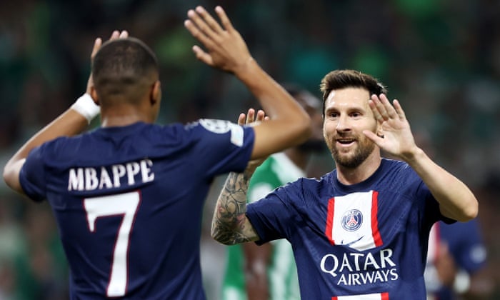 Manchester City v Dortmund, Rangers v Napoli: Champions League – live | Champions League 3 Lionel Messi (right) celebrates with team-mate Kylian Mbappe after scoring the PSG’s equaliser.