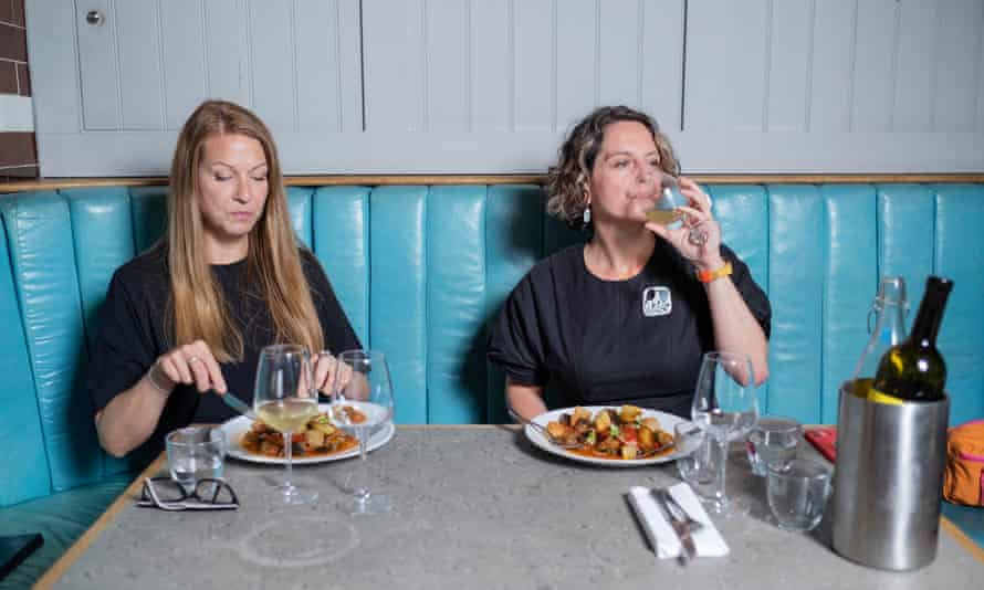 Abigail Gollicker and Laura Walsh for Weekend’s Dining Across the Divide. Photo by Linda Nylind. 3/9/2021.