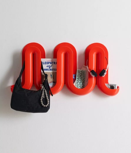 Una foto del producto de un bolso tote Swell Wall