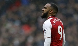 Alexandre Lacazette misses a great chance to level in stoppage time. Alexandre Lacazette misses a great chance to level in stoppage time.