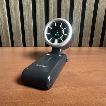 Diveblues Jerforce fan on a wooden tabletop.