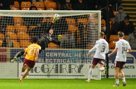 Alexander Schwolow makes a save