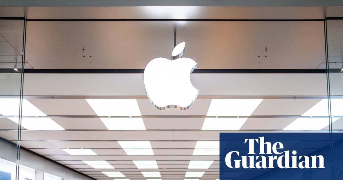 Apple supera las expectativas de Wall Street mientras el CEO Tim Cook se prepara para renunciar.