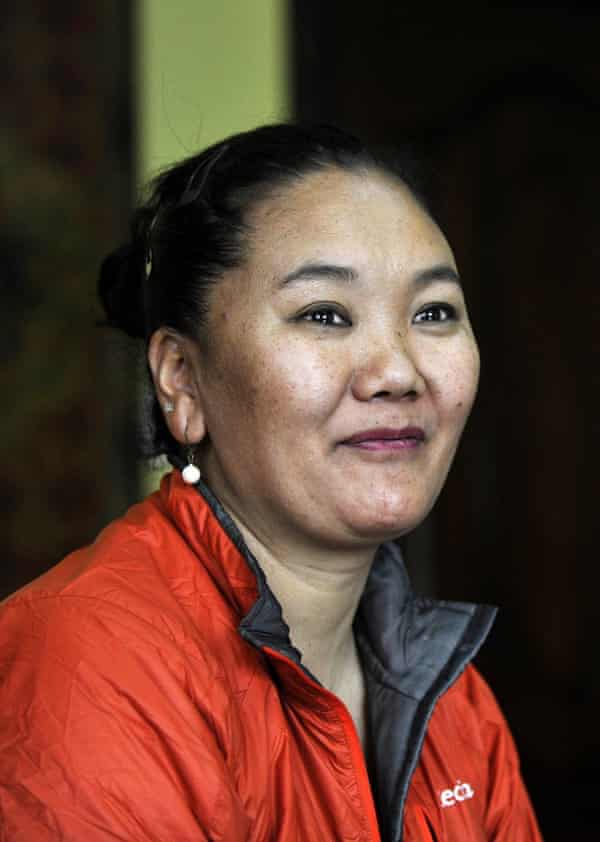 Lakpa Sherpa nel 2006, quando ha battuto il suo stesso record mondiale per il maggior numero di vette dell'Everest raggiunte da una donna all'epoca.