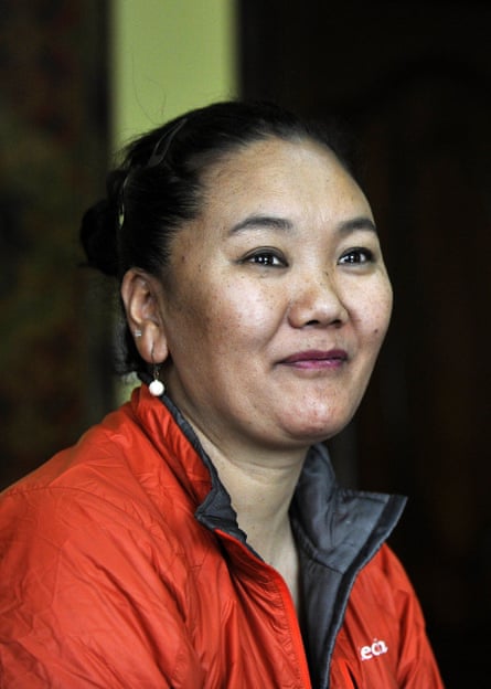 Lakpa Sherpa in 2006, when she broke her own world record for the most Everest summits by a woman at the time.