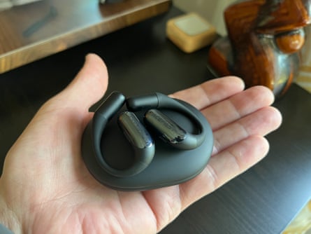 Open earbuds let you tune in without tuning out the world. Here are the five best pairs | headphones Acefast acefit air earbuds product photo