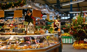 Christmas display at Marché Couvert La Chapelle