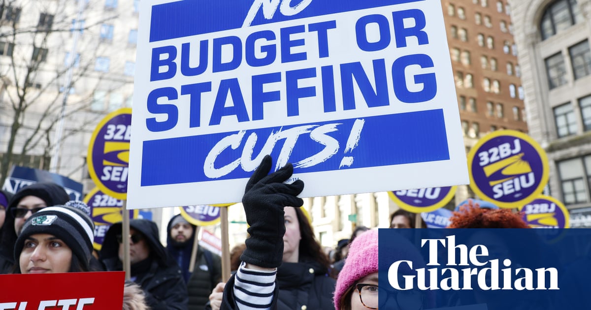 White House demands agencies identify hundreds of thousands of potential layoffs