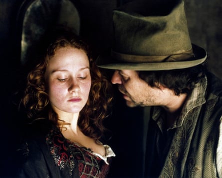 Leanne Rowe and Jamie Foreman as Nancy and Bill Sikes in the 2005 film of Oliver Twist.