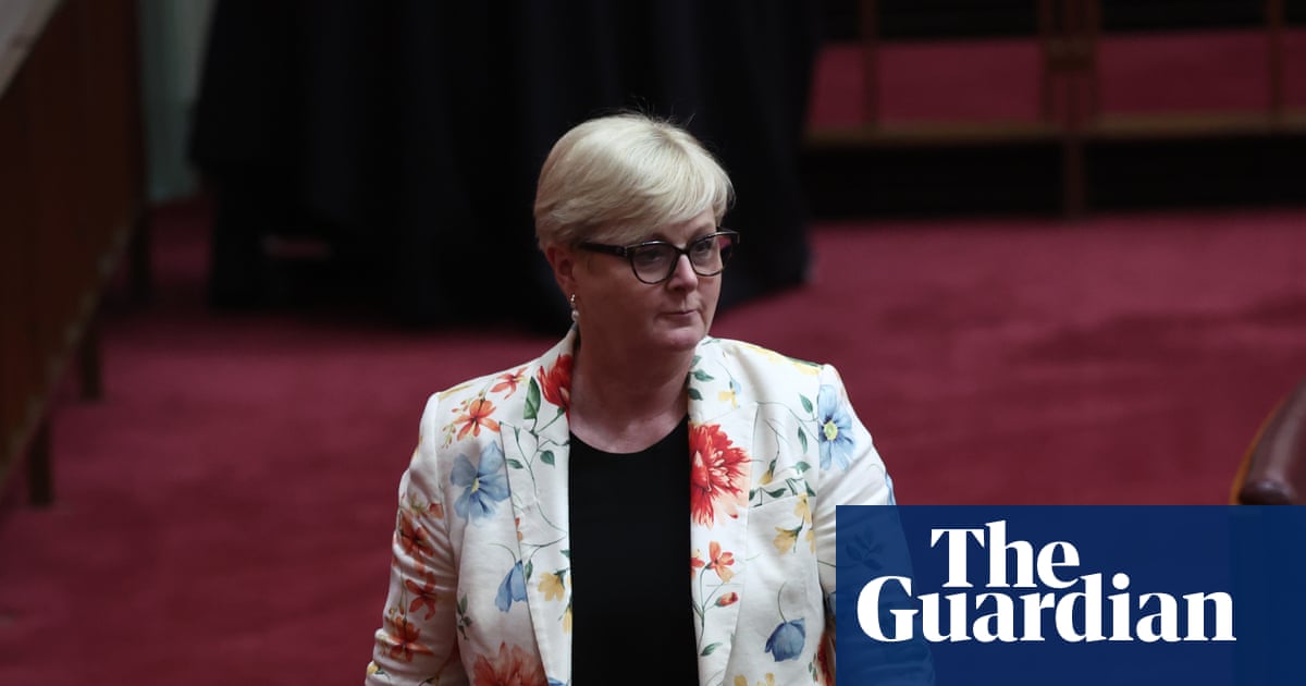 Linda Reynolds repays nearly $9,000 after partner billed taxpayers to visit son in Melbourne
