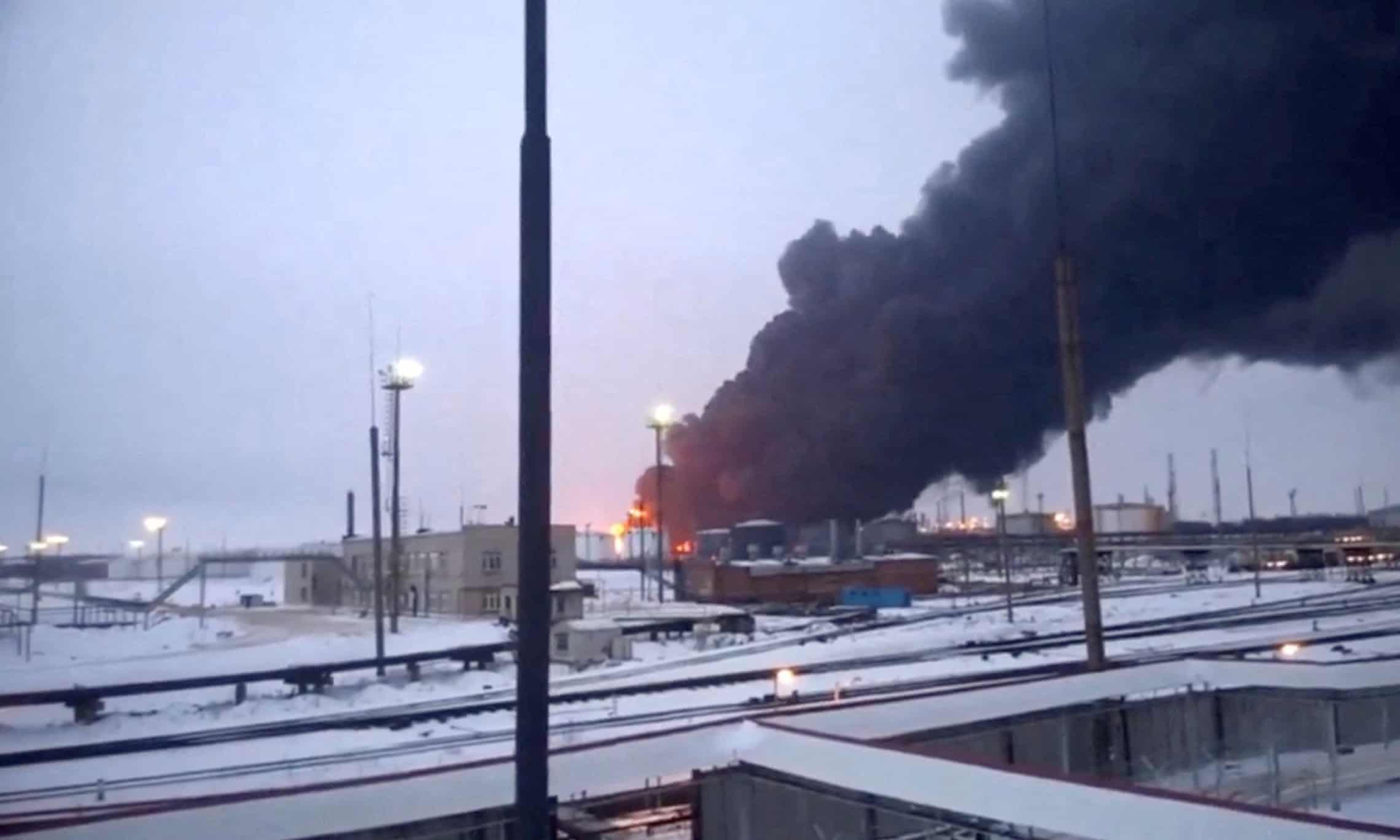Eefineries in Russian burn