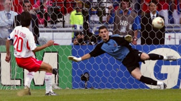 Hong Myung-bo and iker Casillas in 2002